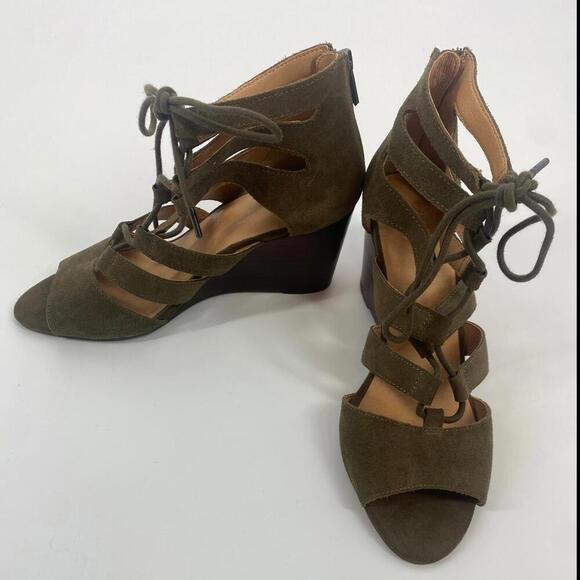 Stylish Olive Green Lace-Up Wedge Sandals - Picture 3 of 6